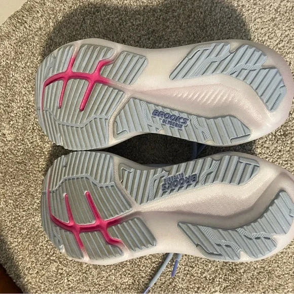 Brooks Sky Blue Glycerin 23 with Lavender Accents - Picture 4 of 5